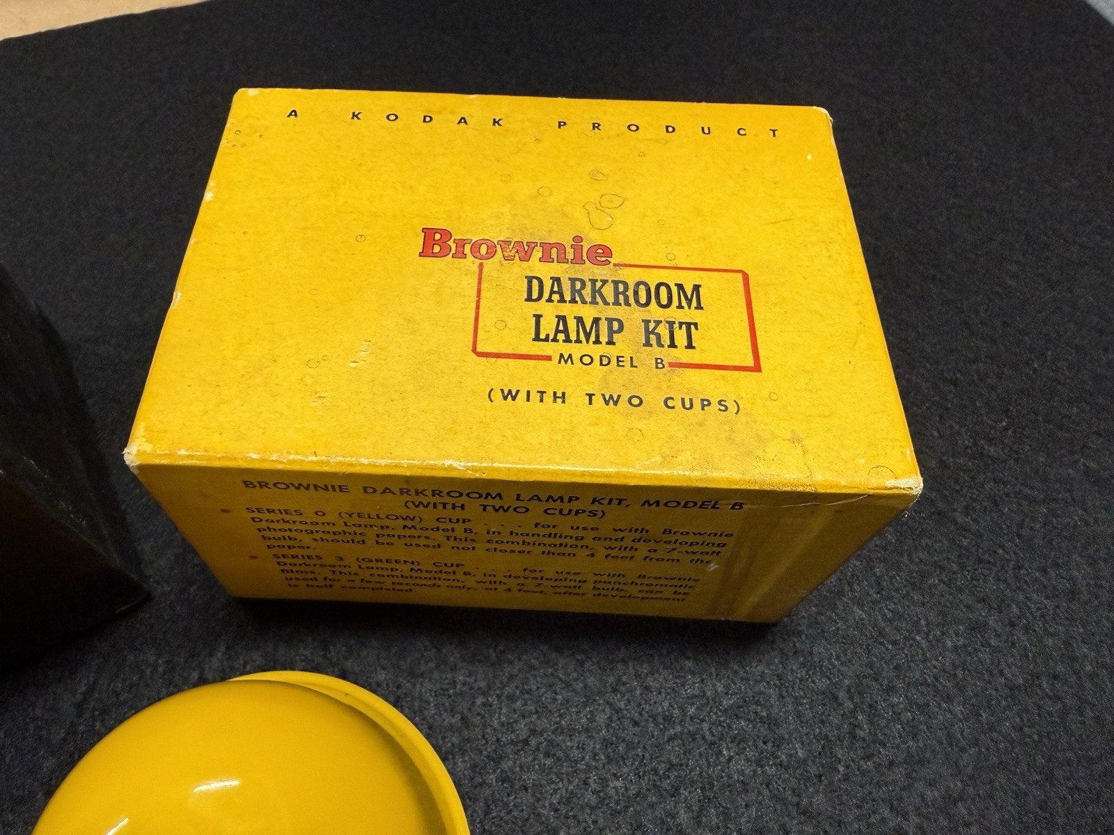 Vintage Kodak “Brownie Darkroom Lamp Kit” Model B 2 Cups with Original Box