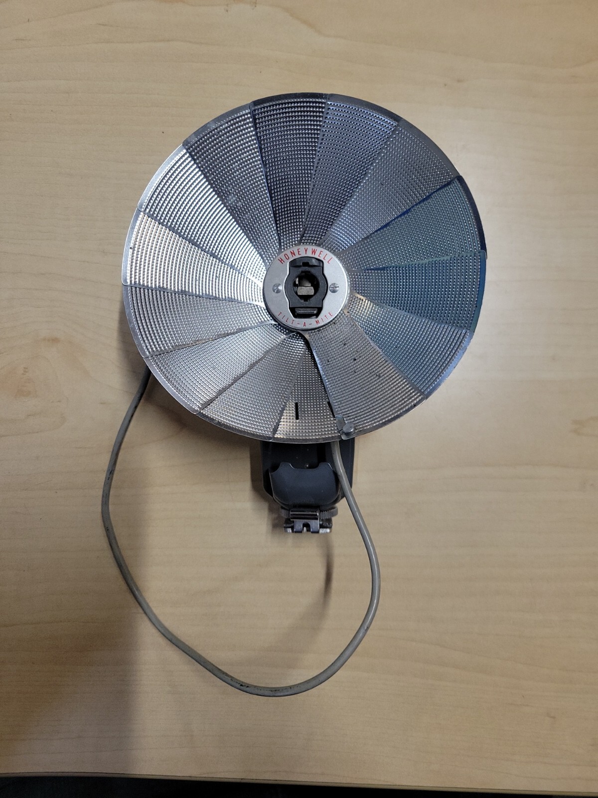 Vintage Honeywell Tilt-A-Mite Collapsible Flash Unit Untested