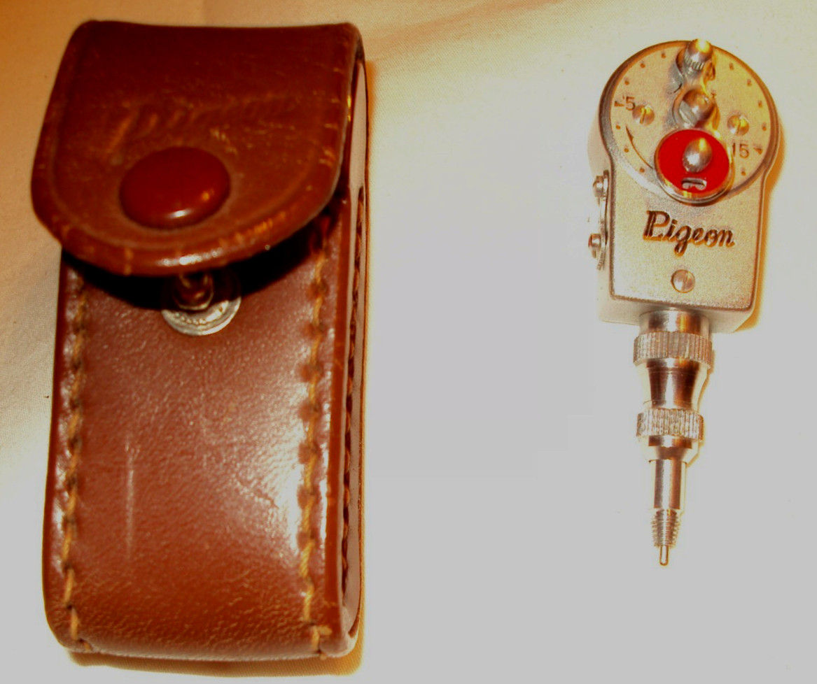 RARE VINTAGE-PIGEON SELF TIMER w/LEATHER CASE-JAPAN