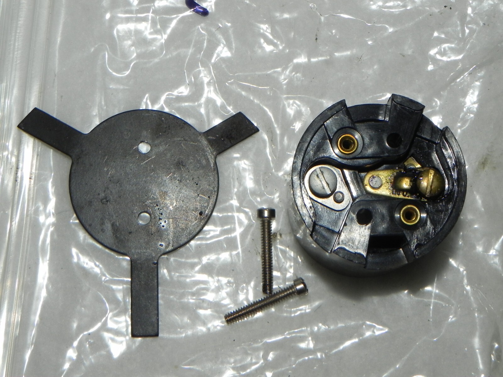 Ampro Futurist 8 Projector Parts: Bulb Socket and Plate