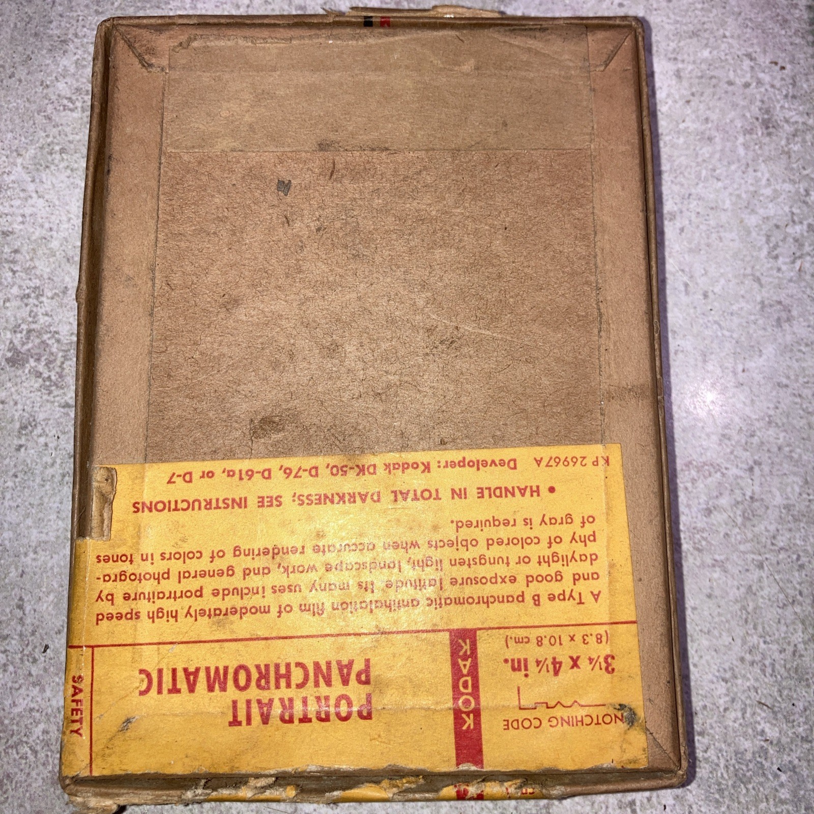 Kodak 3 1/4 x 4 1/4 Sheet Film Portrait Panchromatic 24 Sheets EXP 10/47 DETAILS