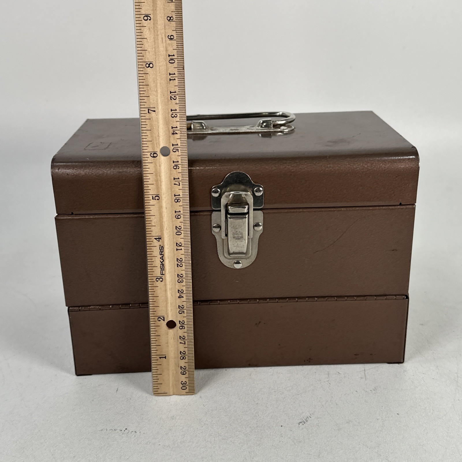 Vintage Ambassador Argus Case With Film Reels And Tin Cases Great Shape! Nice!