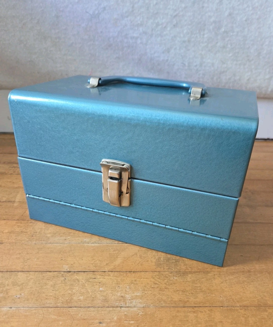 Super 8mm Film Storage Case Box with 12 Slots & 12 Metal Reel Canisters Vtg 1960