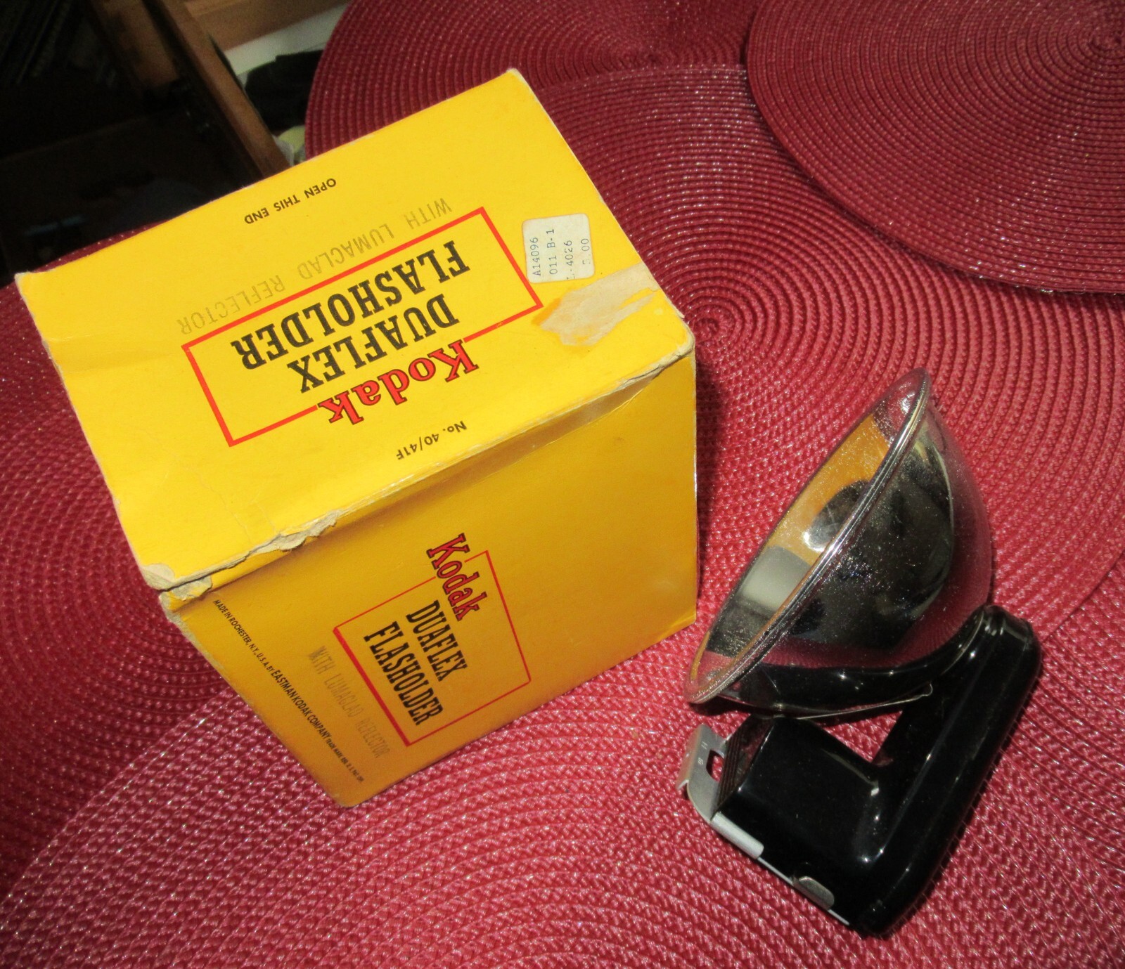 Vintage Kodak Duraflex Flasholder with Lumaclad Reflector – Untested