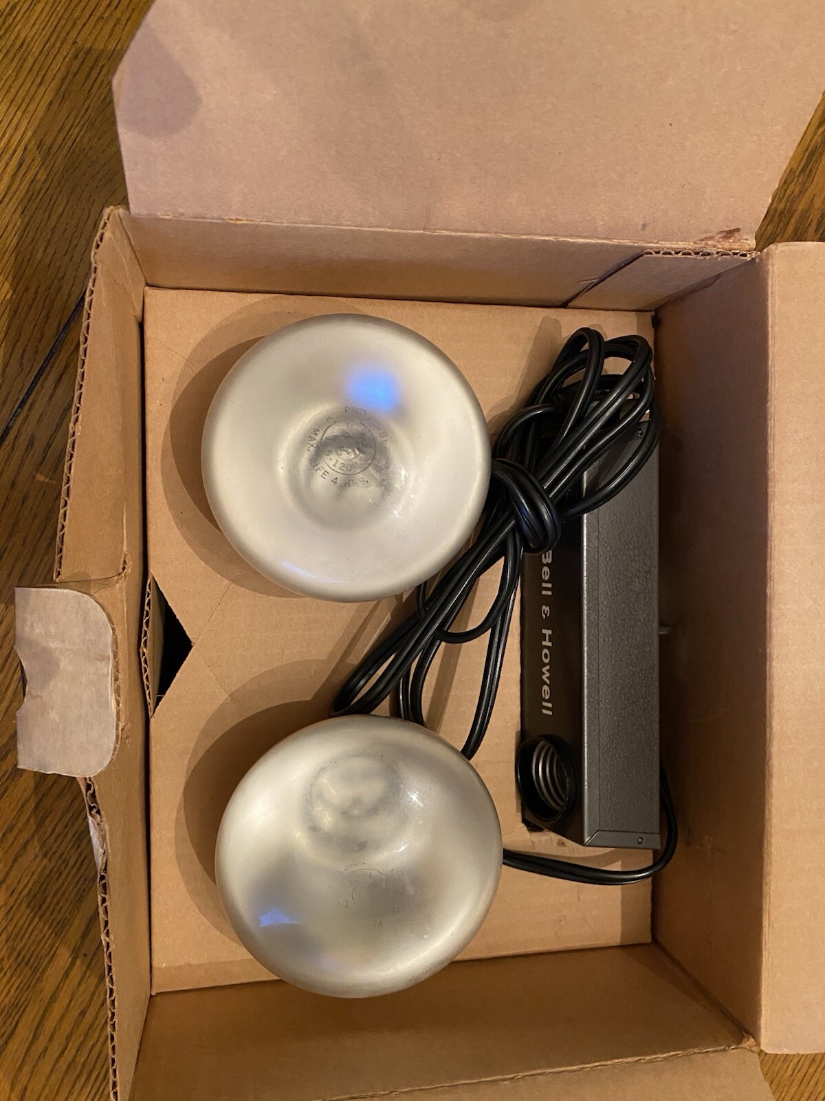 Vintage Bell And Howell Light Bar And Flood Lamps 012955