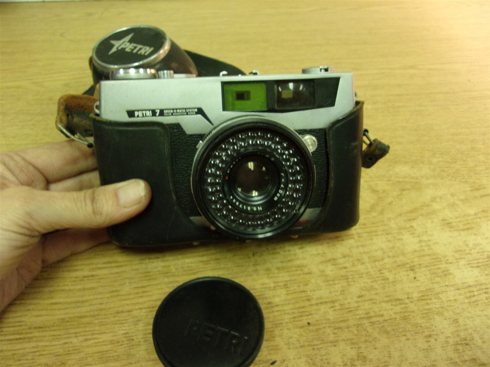 Petri 7 1:2.8 F-4.5CM 317224 w/ Case *FREE SHIPPING*