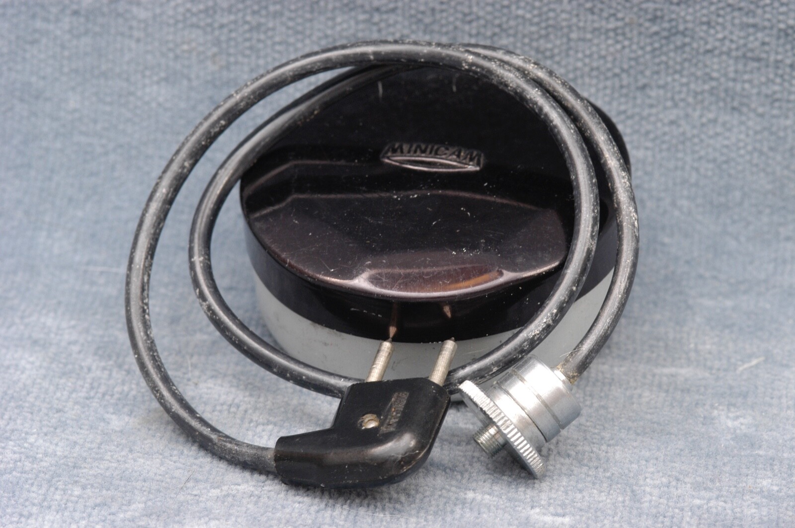 VINTAGE MINICAM TWO-POST BULB FLASH CORD W/UNKNOWN SCREW-IN PLUG