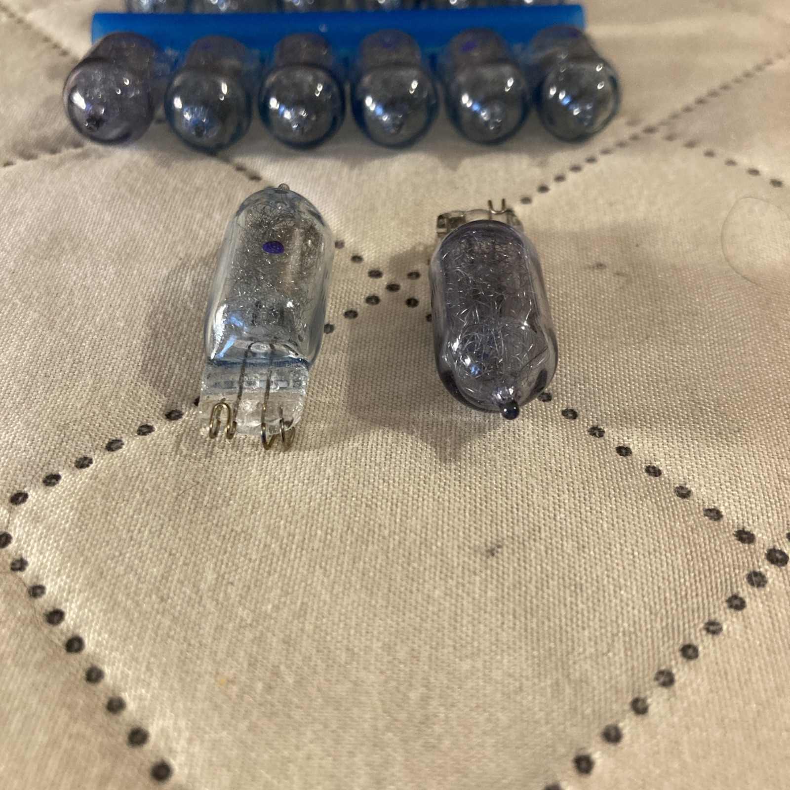 Vintage Sylvania AG-1 Blue Blue Dot Replacement Flashbulbs
