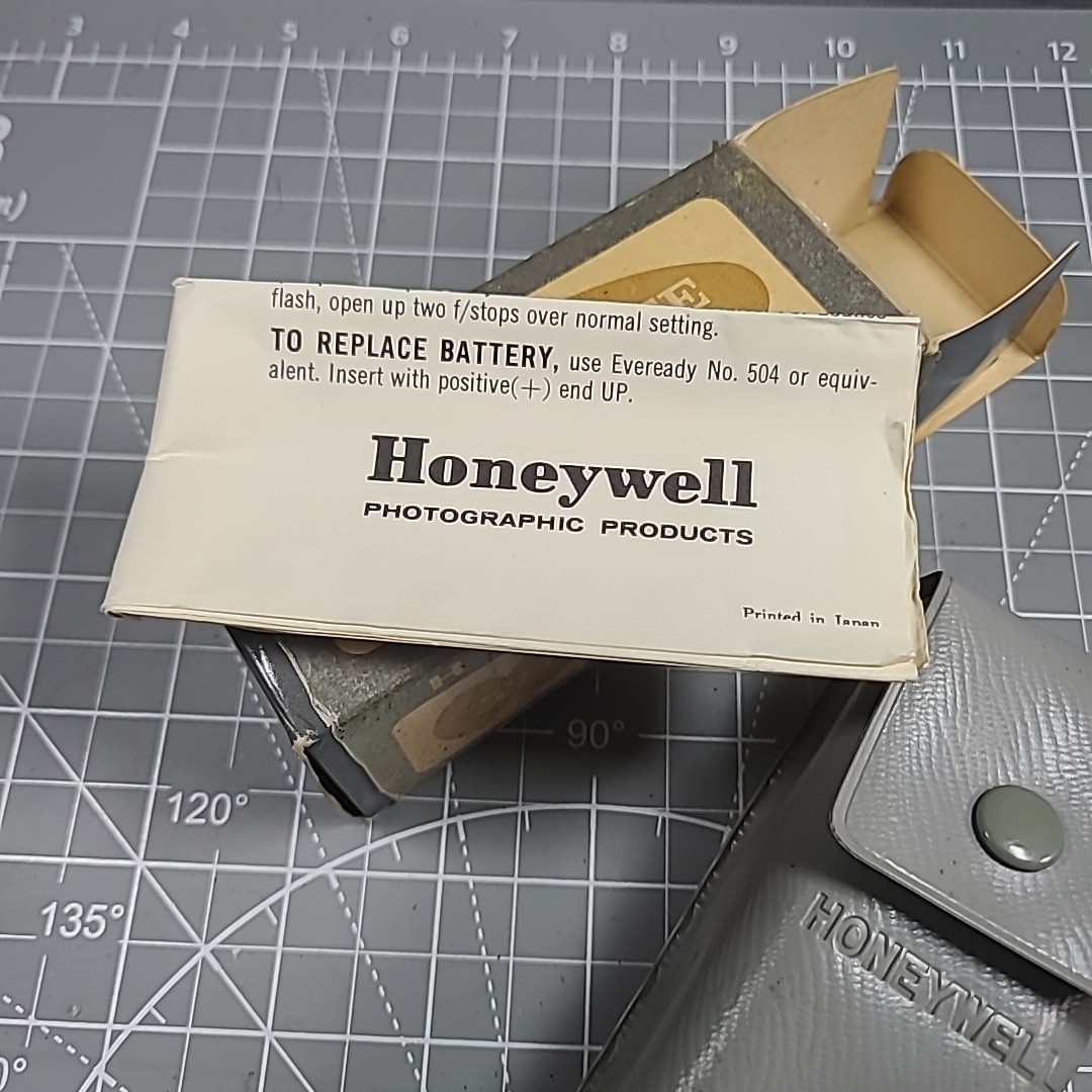 Honeywell Tilt-A-Mite Camera Flash Unit Collapsible Fan Style – Vintage