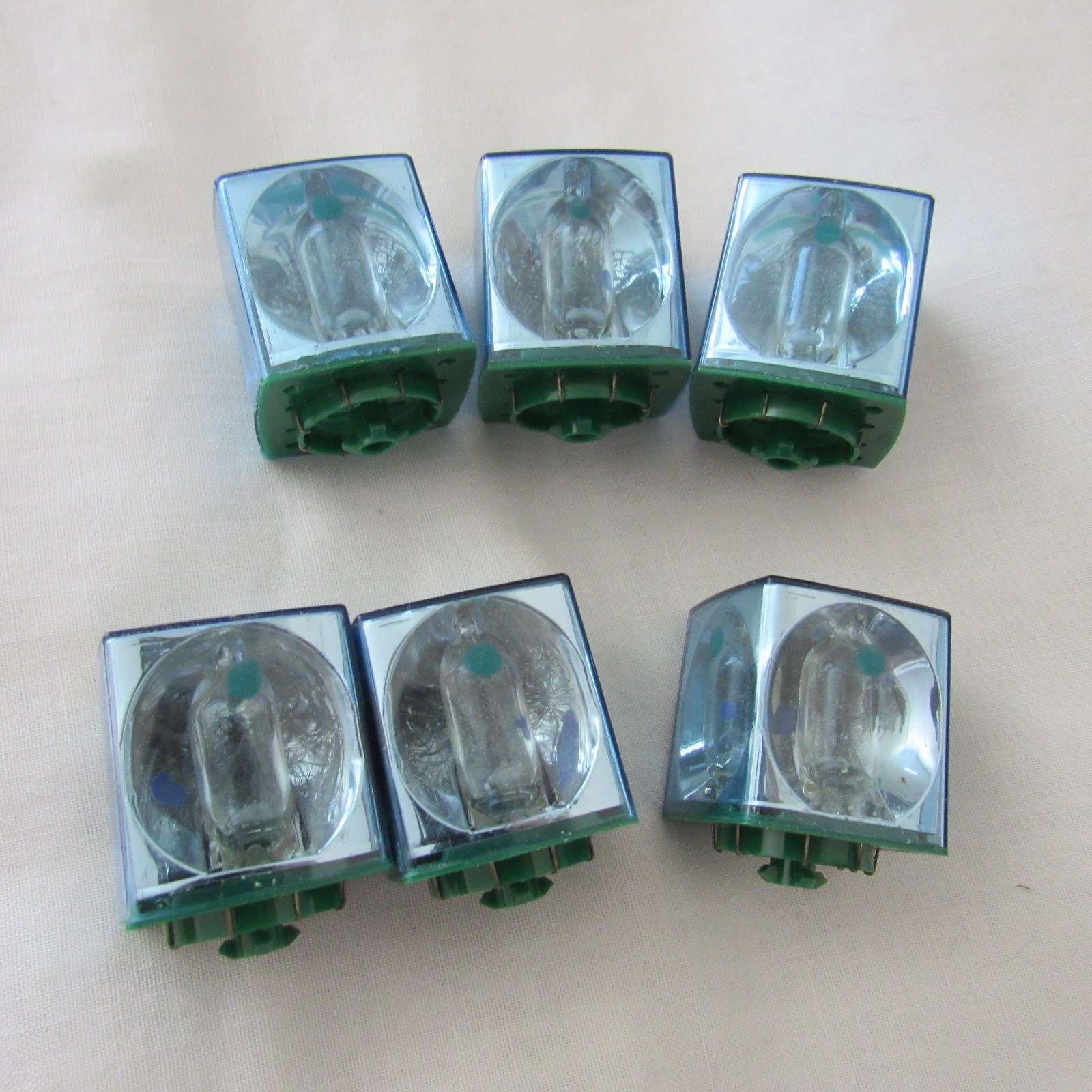 Vintage Lot of 12 Westinghouse Flash Bulbs M2B, 4 GE No 5 Flash Bulbs 6 GE Cubes