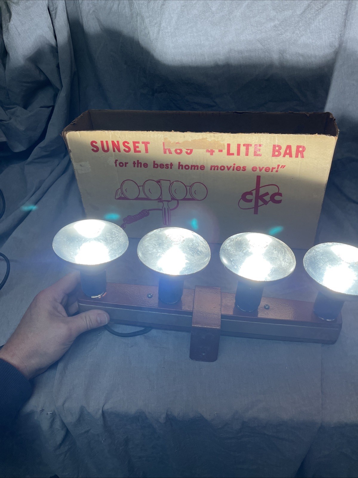 Vintage CKC Sunset K89 Home Movie Light Bar with Four Bulbs
