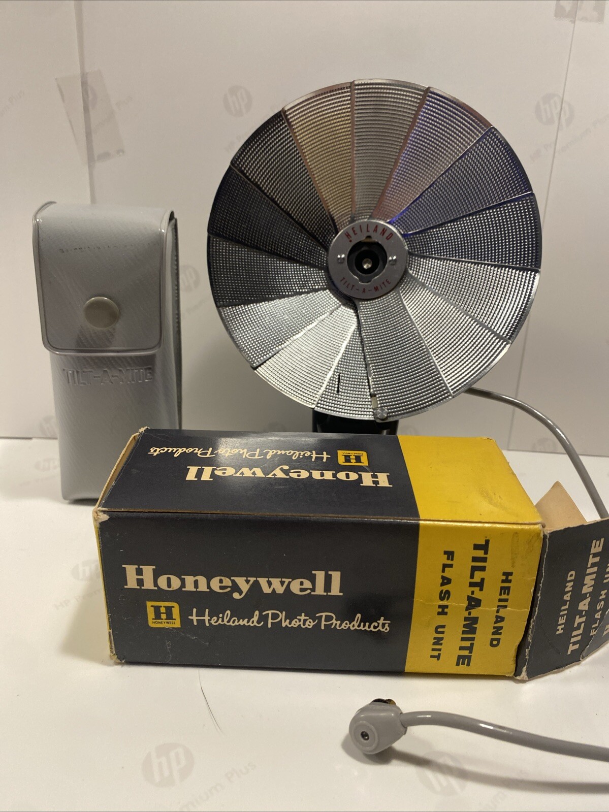 Vintage Honeywell Heiland Tilt-A-Mite Flash Unit w/Case, Instructions & Orig Box