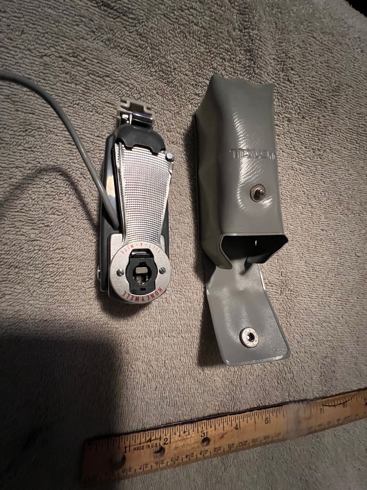 HONEYWELL TILT-A-MITE Camera FLASH Collapsible FAN STYLE+CASE FAMOUS GEORGEDIBIE