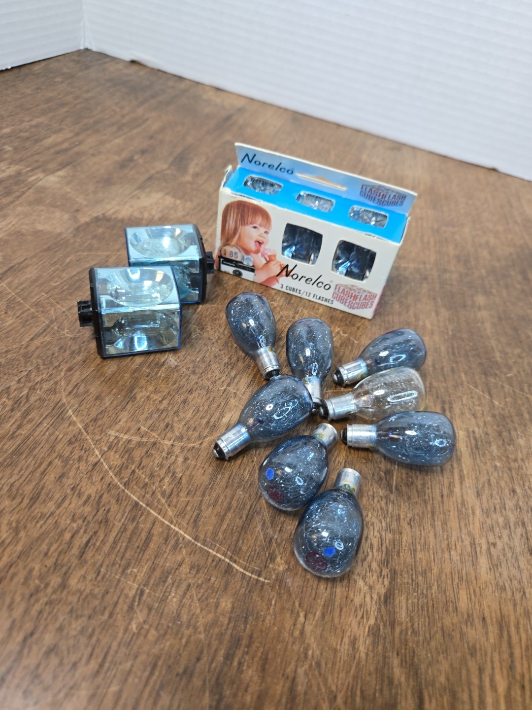 Norelco Flashbulbs Lot, Vintage Camera