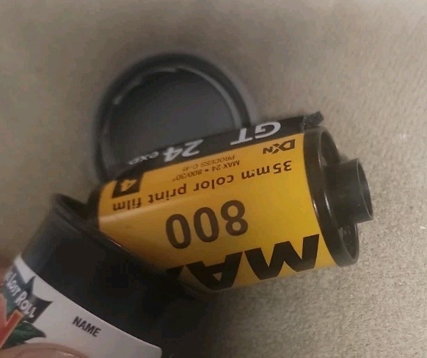 Kodak Jurassic Park 1997 “Find The Lost Roll” 35 MM Film Canister Play To Win