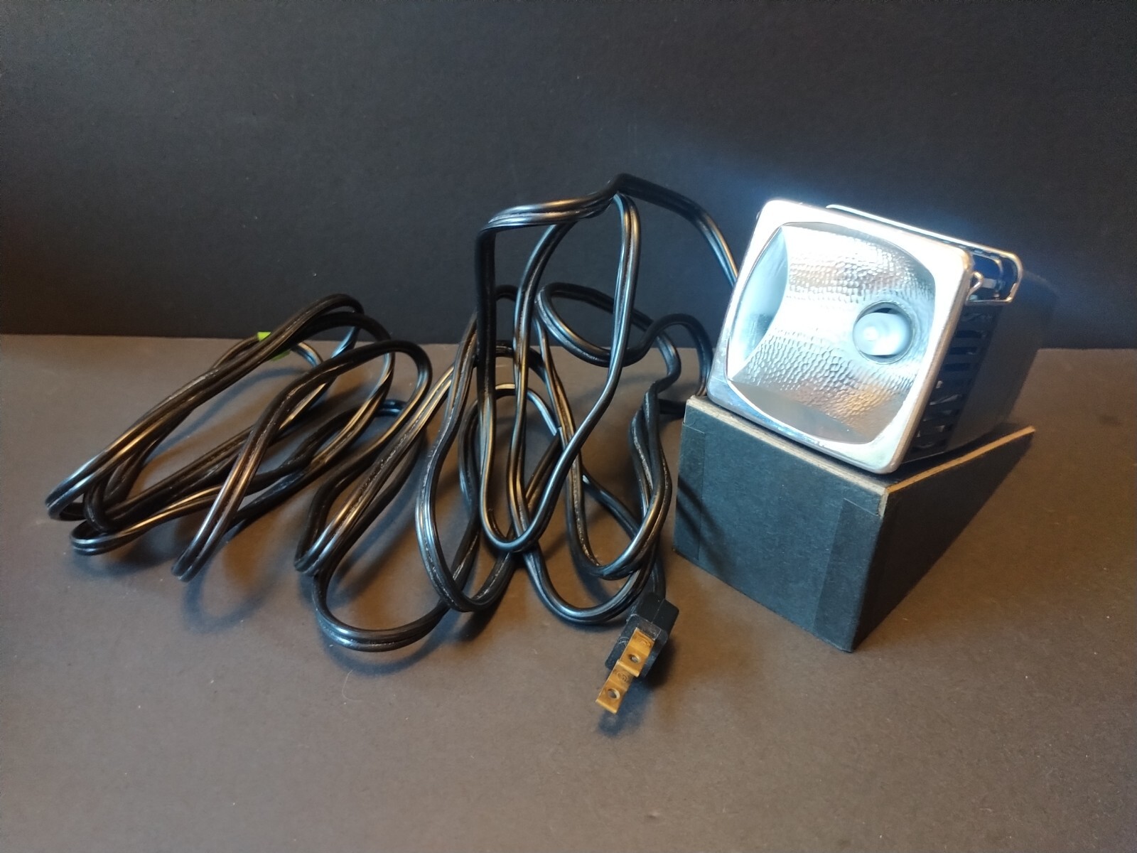Kodak Instamatic Movie Light Model 1 w/ Bulb Vintage USA. Super Bright!