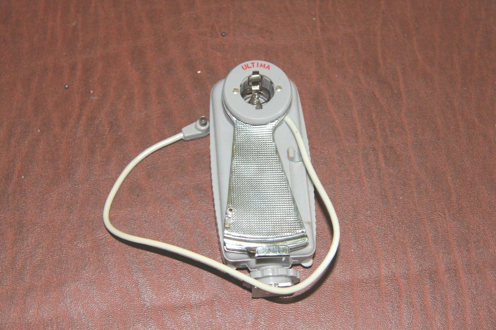 VINTAGE ULTIMA FLASH UNIT WITH CASE – FROM THE ’50S! – EXCELLENT CONDITION