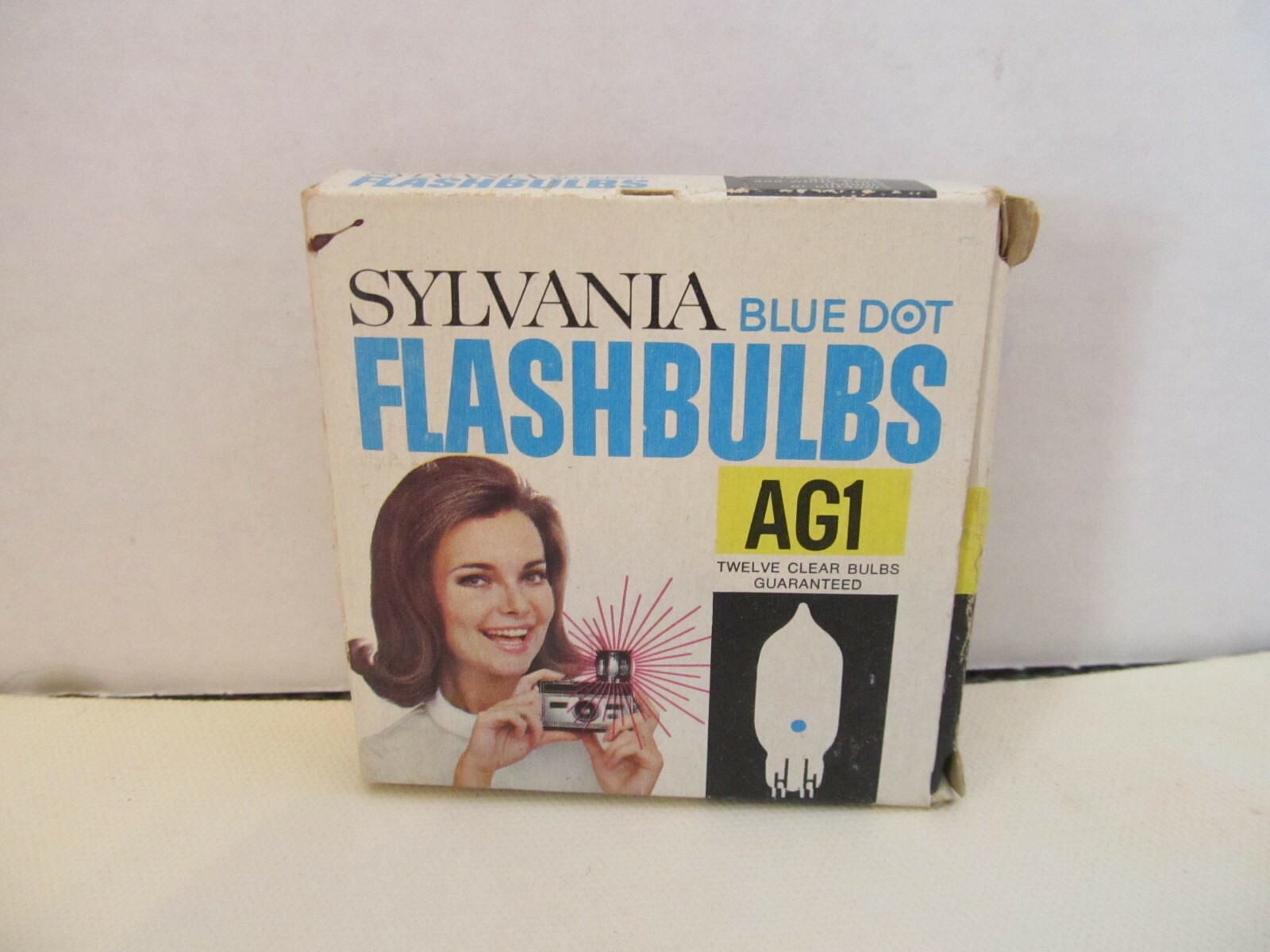 Vintage SYLVANIA BLUE DOT AG1 Flashbulbs 12pk~Use With Black & White Film~Unused
