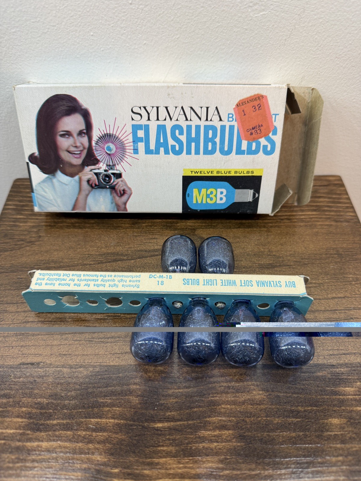 Sylvania Blue Dot M3B Flashbulbs Vintage Box of 6 Blue Bulbs