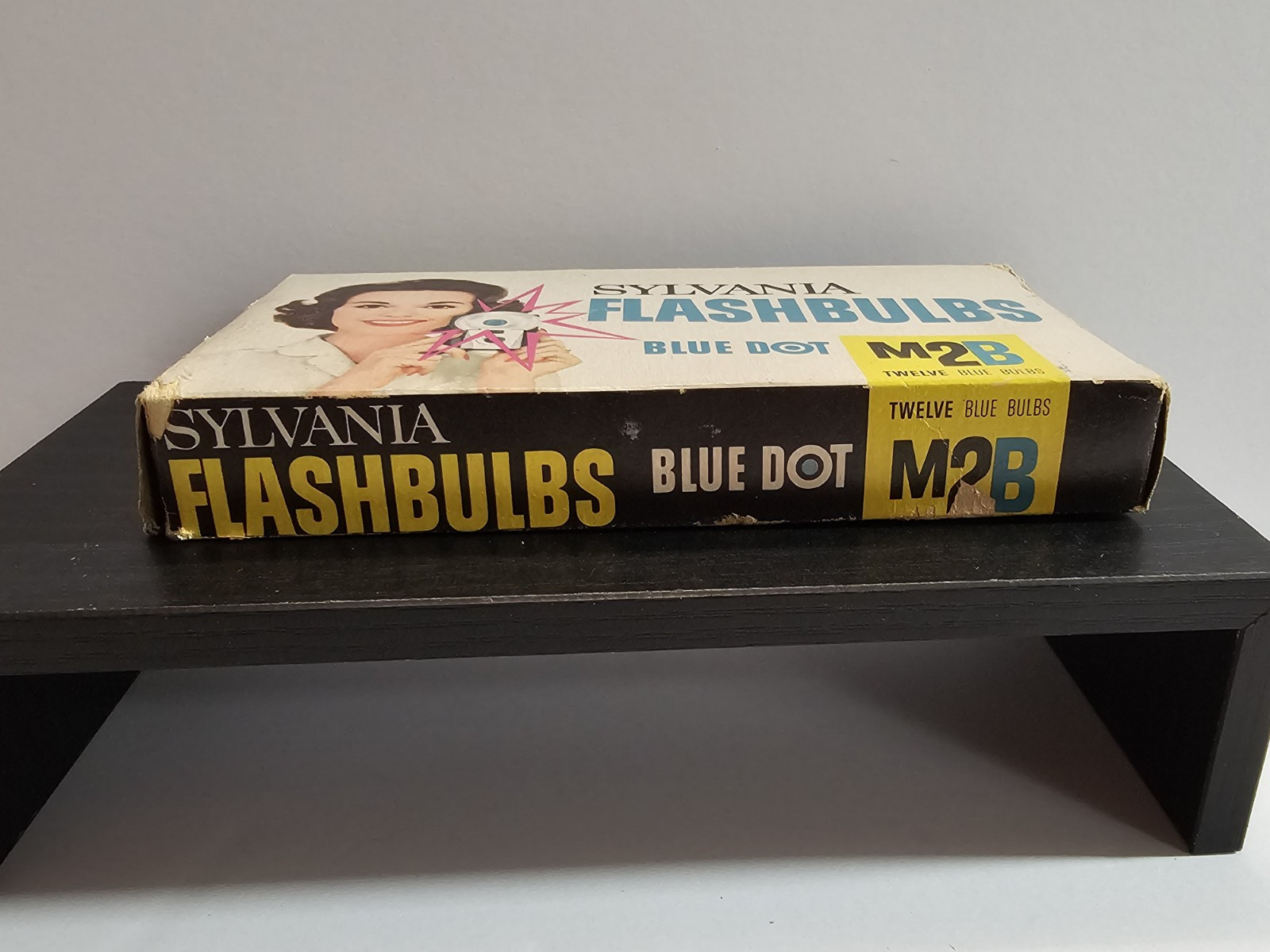 Sylvania Blue Dot Flashbulbs M2B Set Of 8, Open Box; Unused Bulbs