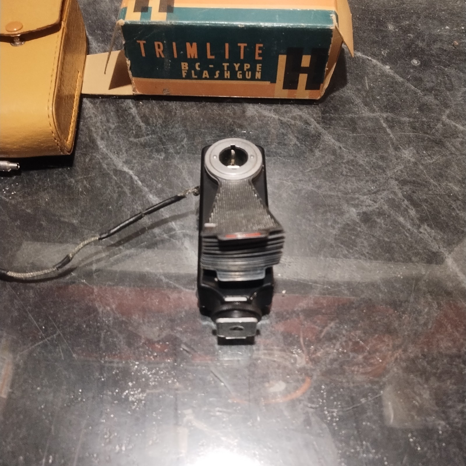 Vintage Fan Flash Unit With Case