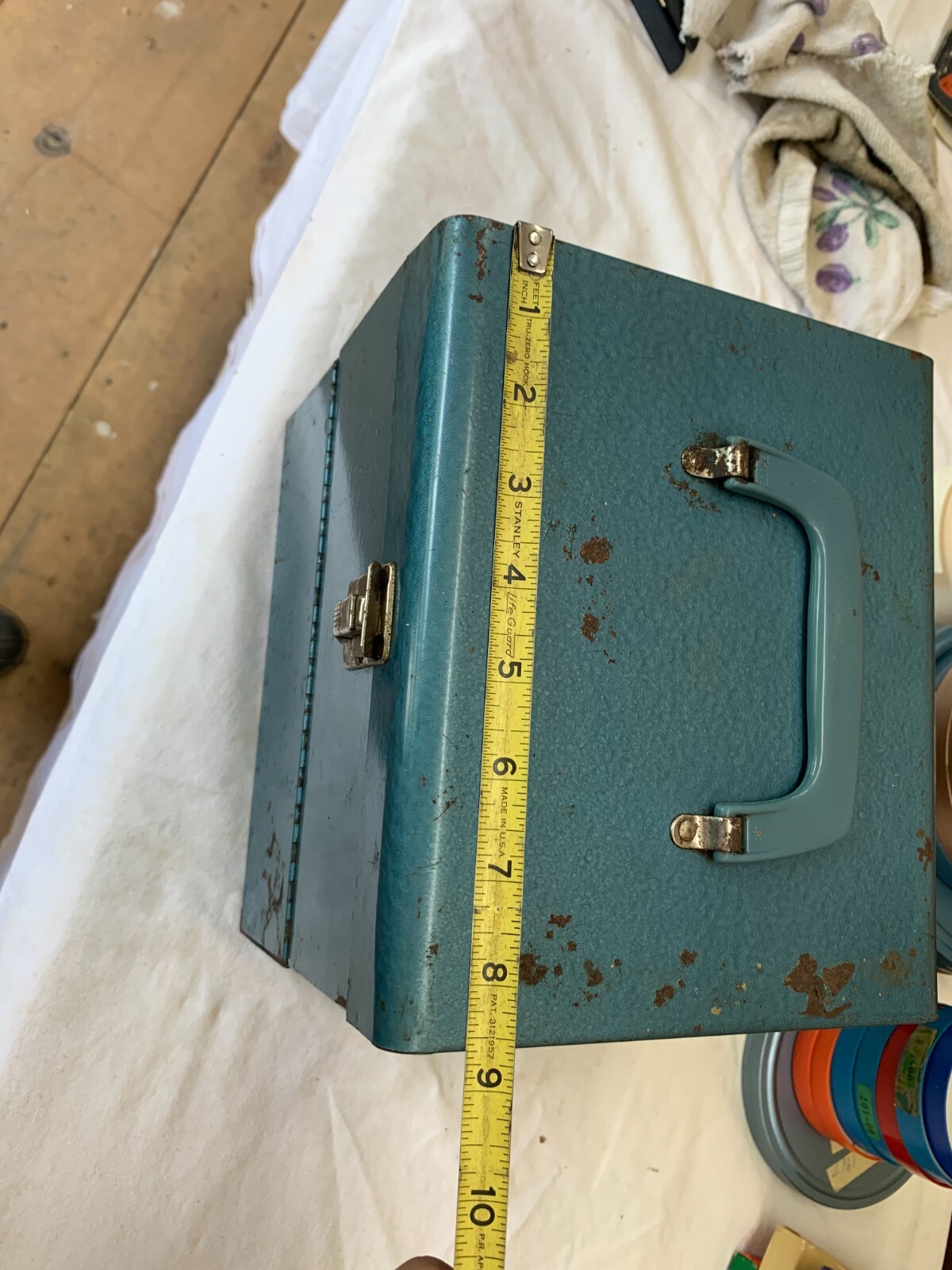 Vintage Metal Empty 8mm 5″ & 7″ Metal Film Reel / Canister Storage Case in Blue
