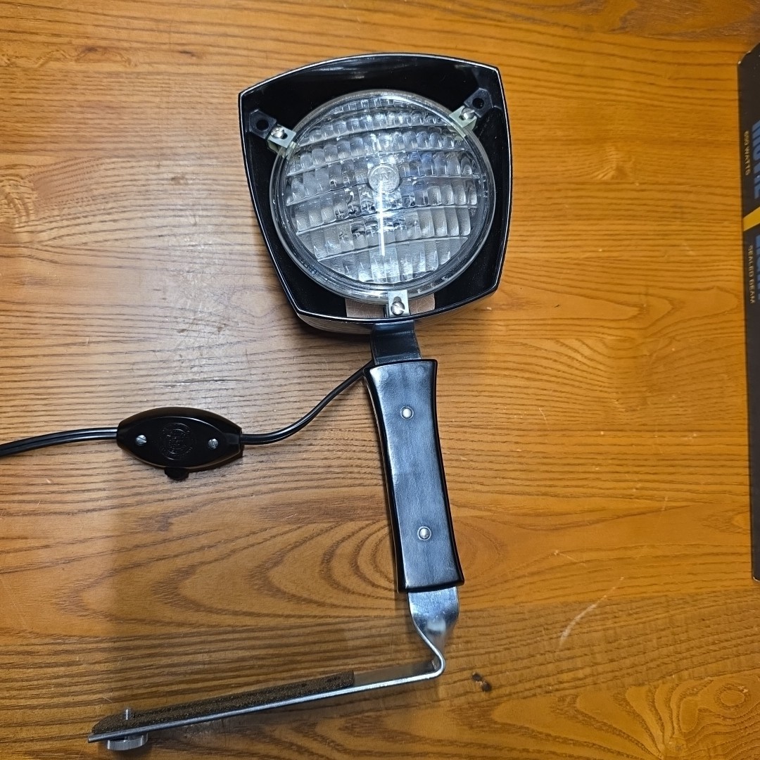 J.C. Penny Penncrest 88 Sealed Beam Movie Light Model 650 Made In USA