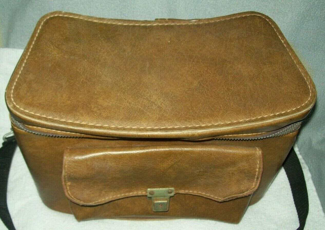 Vtg. COATS CLARKS 1970’s Leather Brown CAMERA Sewing Case 10.5x9x6 w/Felt Inside