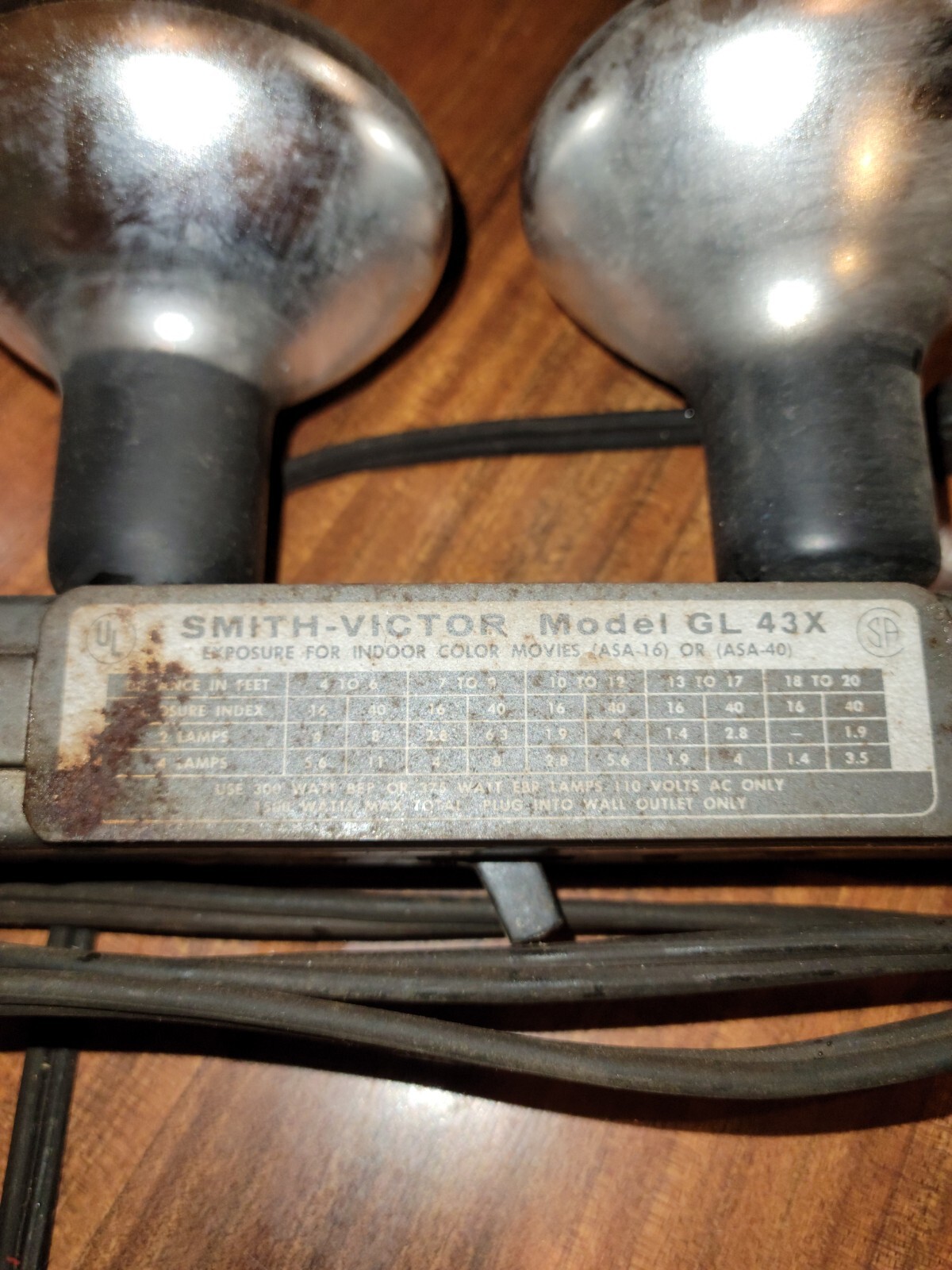 Vintage Smith-Victor Model GL 43X Light Bar