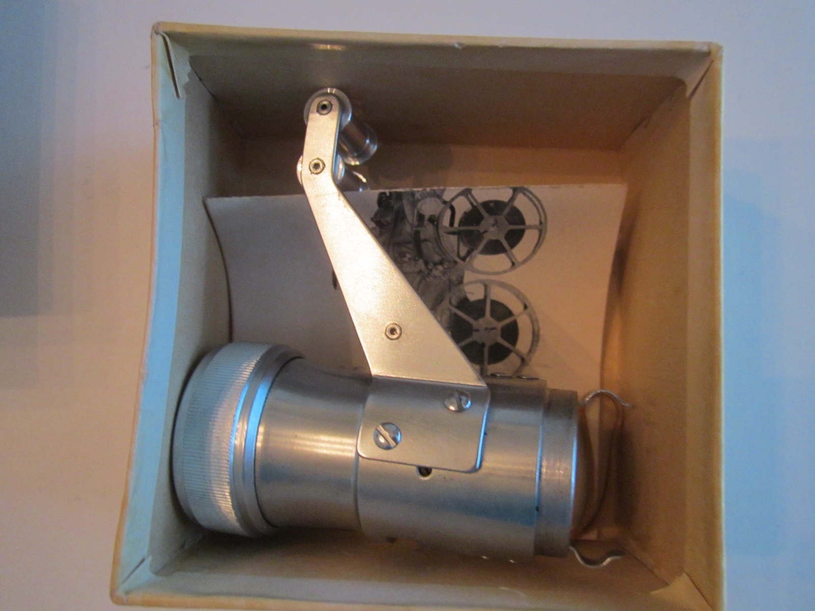 VINTAGE KEYSTONE 16MM VIEWER NO. V-16 IN THE BOX – SEE PICS – TUB BBA-3