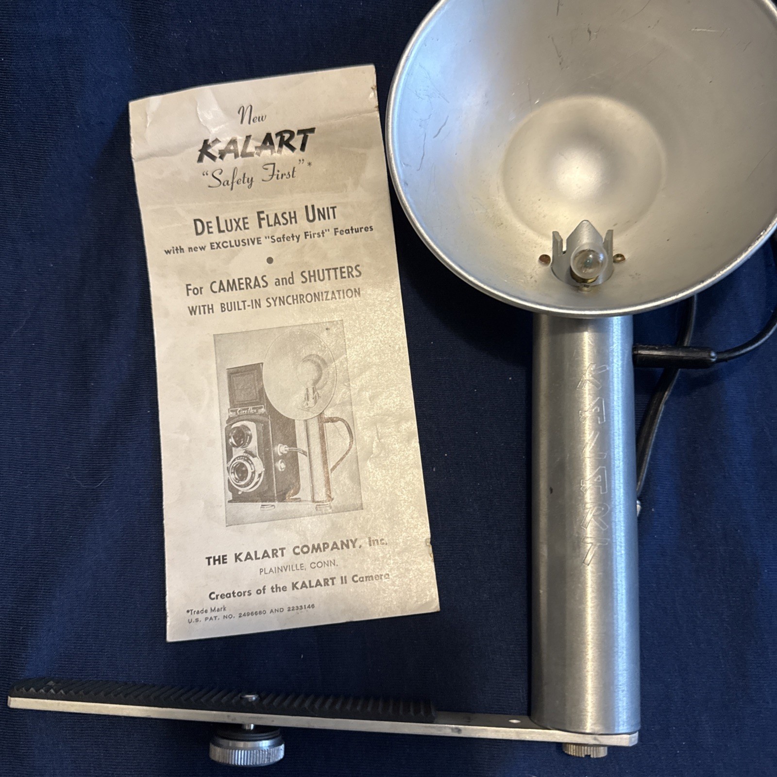 Vintage 1950’s Kalart Camera Flash Deluxe Speed Flash W/ Bracket & Instructions