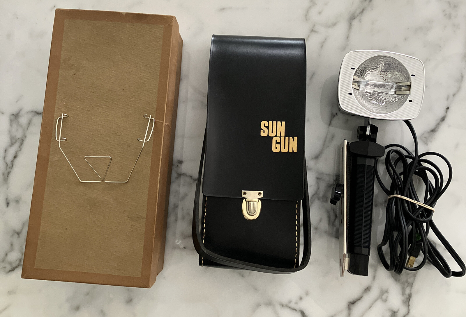 SYLVANIA SUN GUN PROFESSIONAl SG-55 NW ORIGINAL BOX PAPERWORK CASE TESTED!