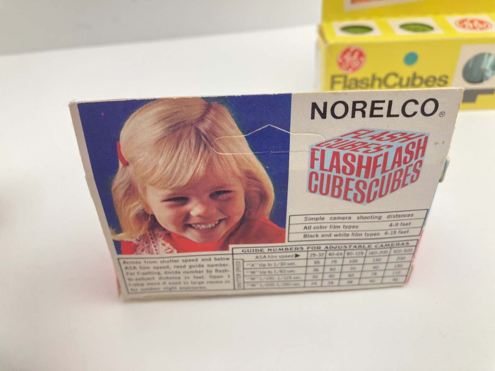 New Vintage GE Westinghouse and Norelco Flash Cubes 4 Packs Plus Some Loose Ones