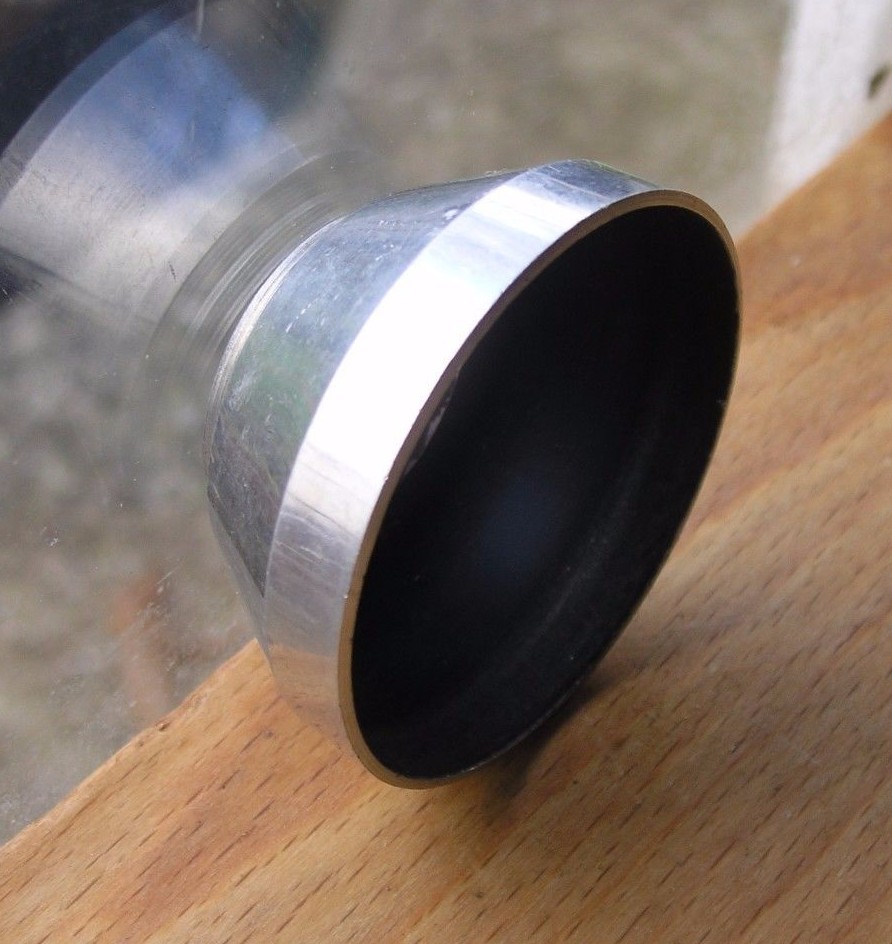 alloy actina 30.5mm screw in shade gb Lens hood