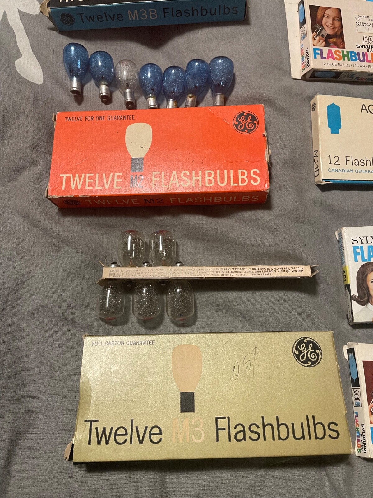 Vintage Camera Flash Bulb Huge Mix Lot Over 150 Bulbs AG1 AG1B M3 M2 M3B M2B P25
