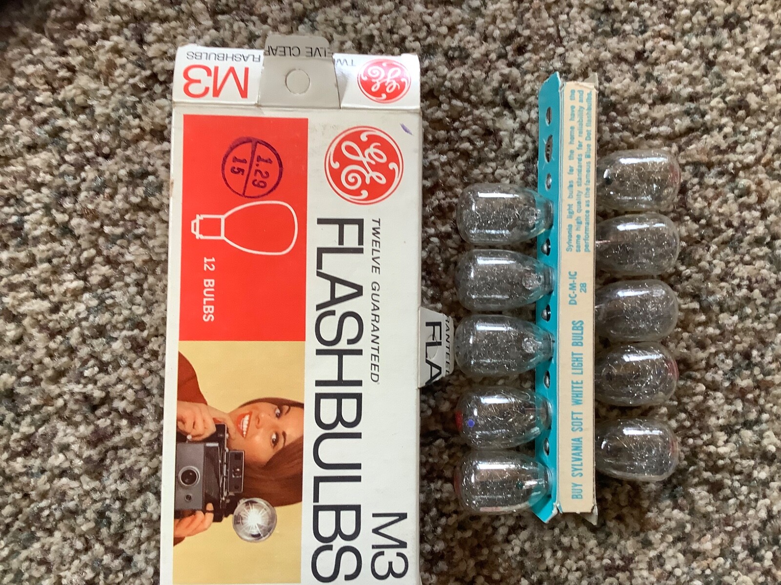 Vintage Flash Bulbs, M3B, M2B, M3, Sylvania, GE. 18 blue, 11 clear.