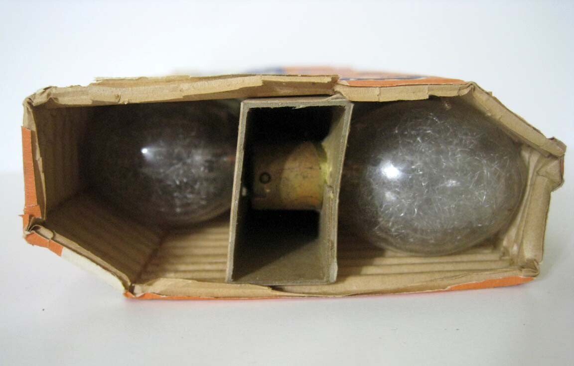 Antique WESTINGHOUSE ® No 5 Photoflash Lamps – Quantity 8 – New In Original Pack