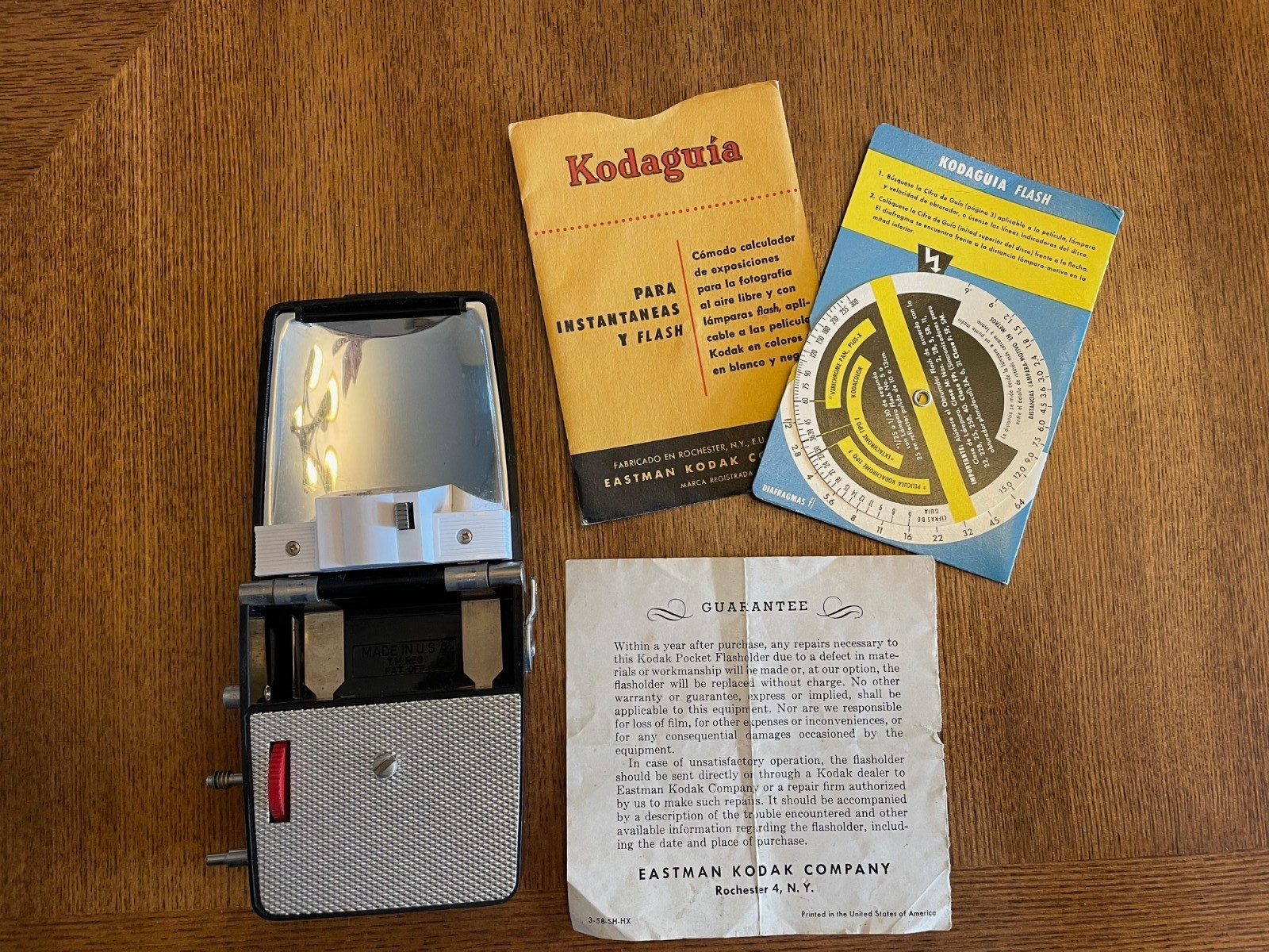 Vintage KODAK POCKET FLASHOLDER B-1/174479 Black and Silver