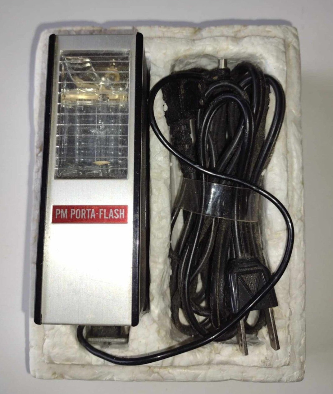 VINTAGE PM POWER MITE Porta-Flash Model K-475 ADD ON CAMERA FLASH & Power Cord