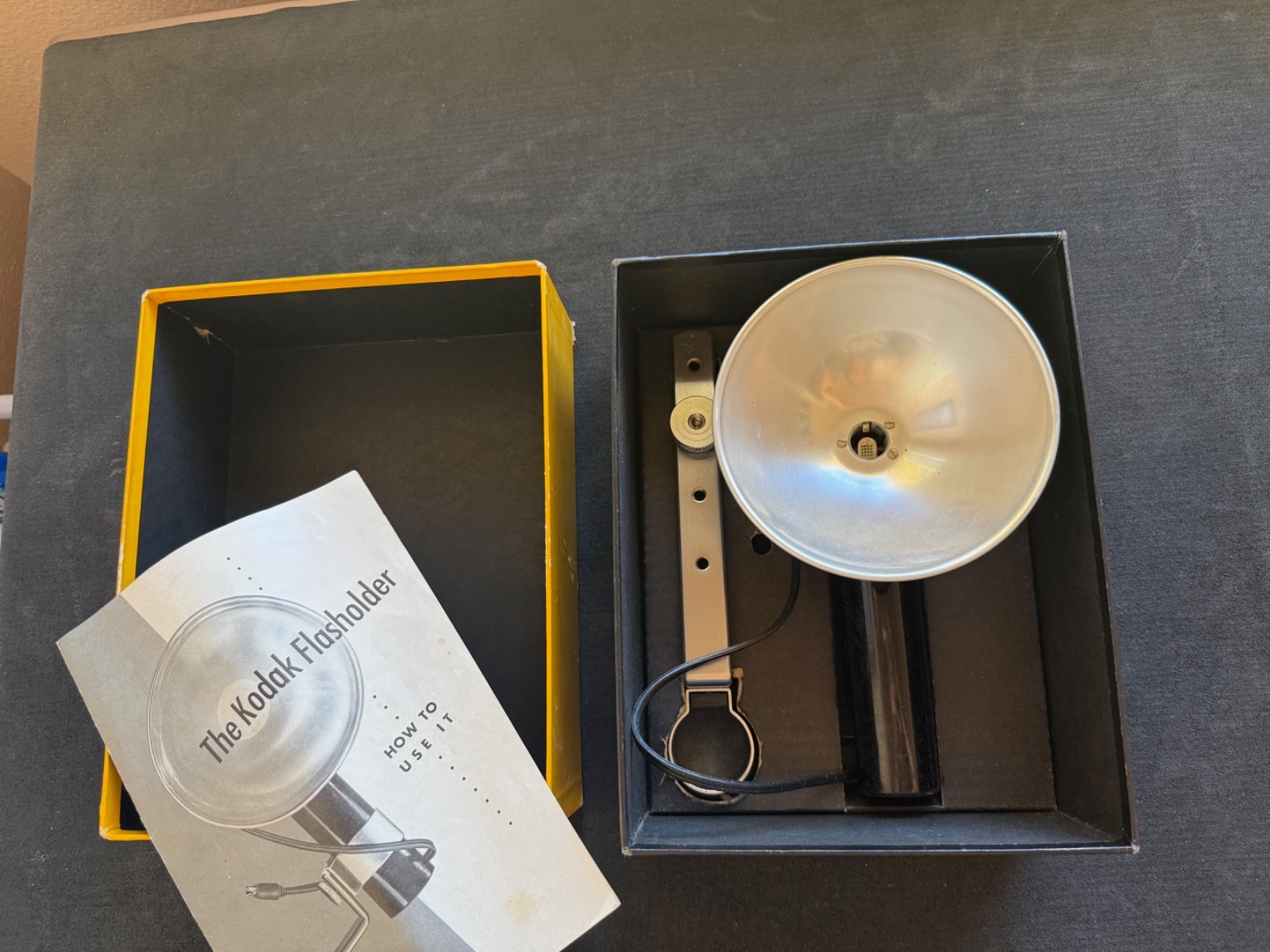 Kodak Flasholder w/ Bracket ~ 7 Bulbs ~ Manual ~ Box