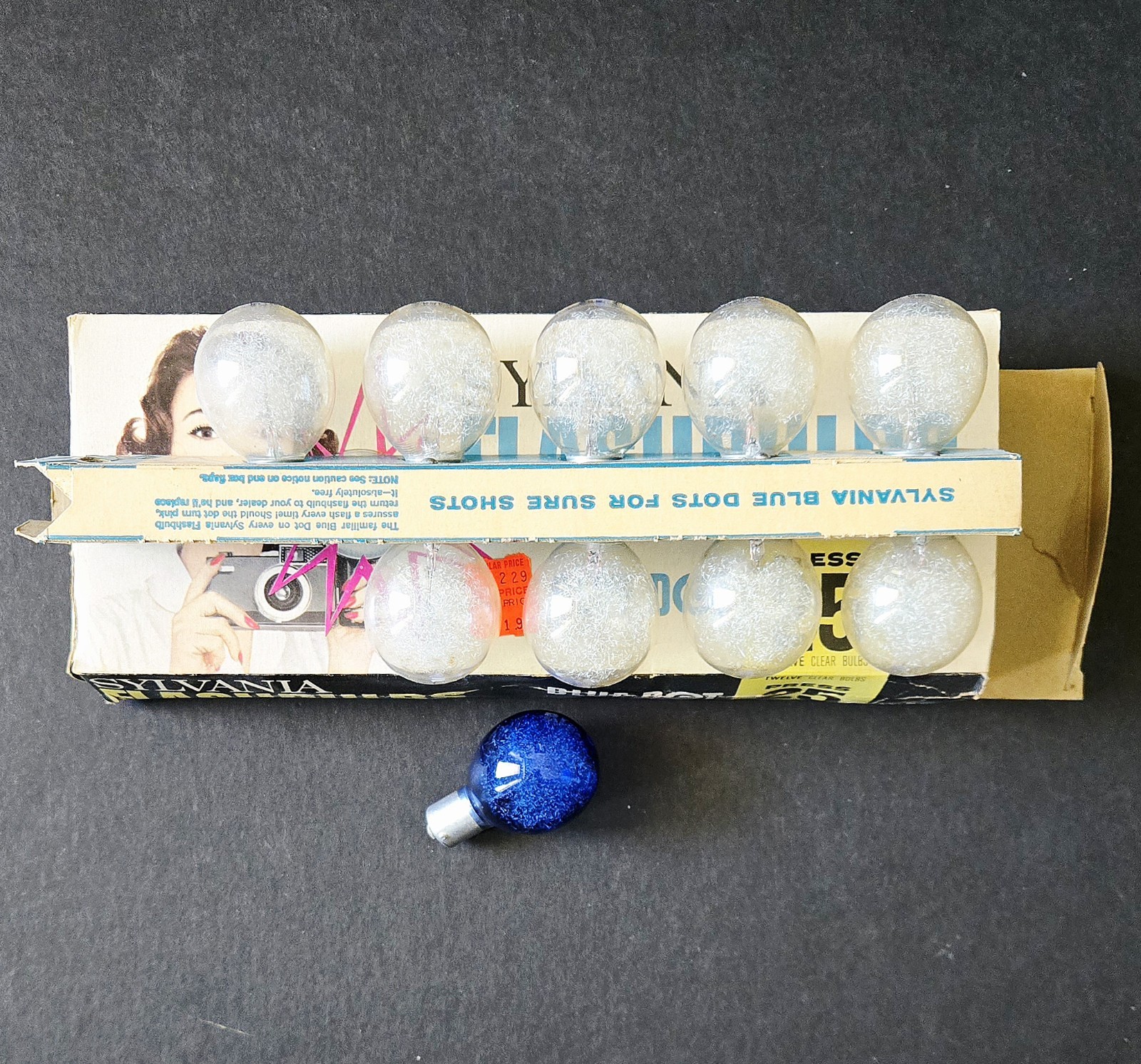 Vintage 10 Press 25 P25 Flashbulbs Flash Bulbs – Sylvania