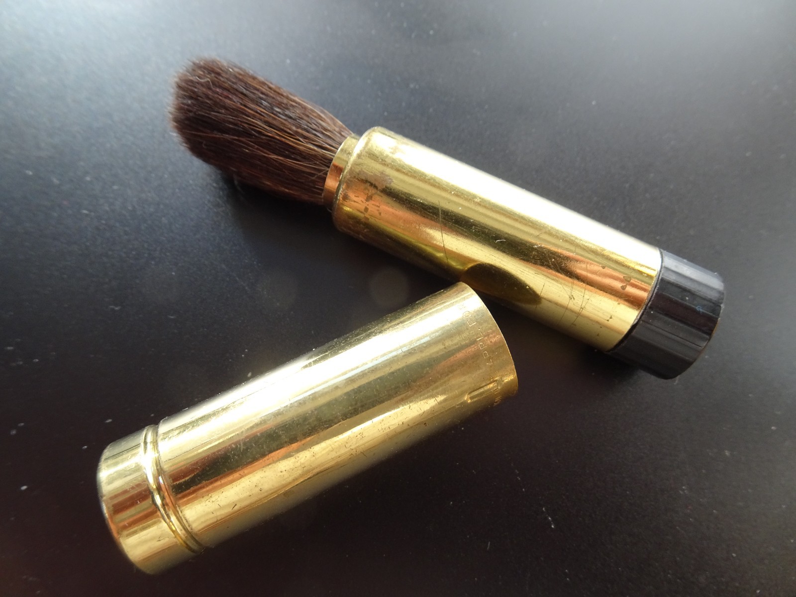 EVERS VINTAGE RETRACTABLE CAMERA BRUSH IN GOLDTONED LIPSTICK TUBE-GERMANY