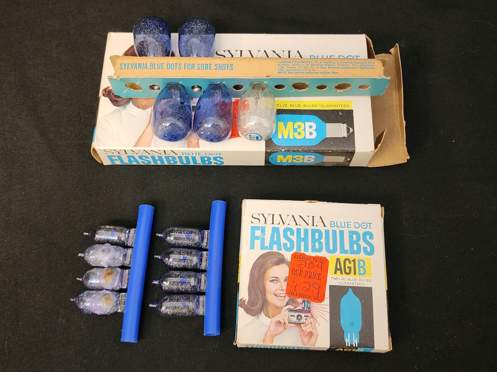 Vintage Sylvania Blue Dot Camera Flashbulbs AG1B x6 M3B x5 B55