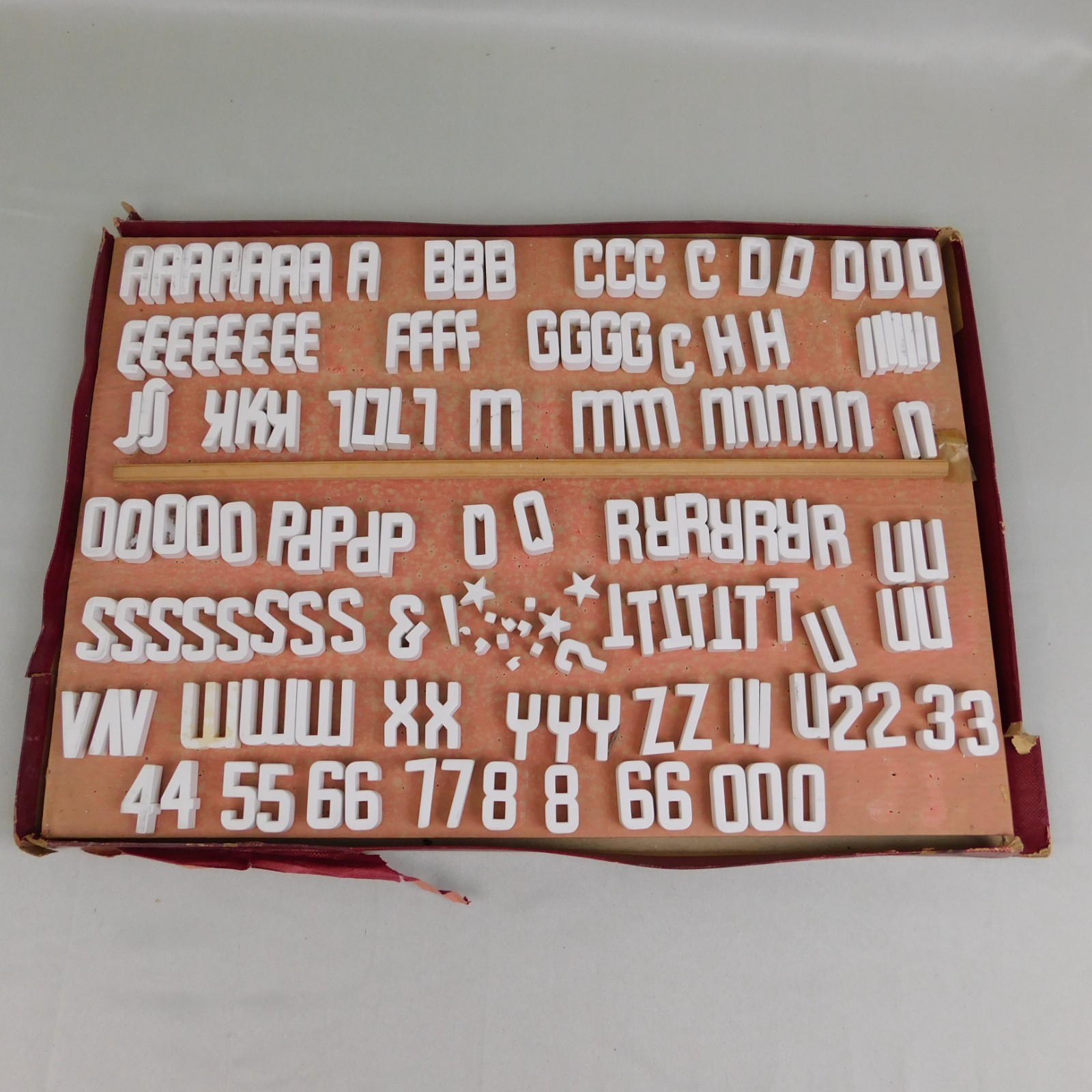 Mitten’s Movie Titlers PLT-2 Pin-Back Letters Numbers & Panel Background #C970