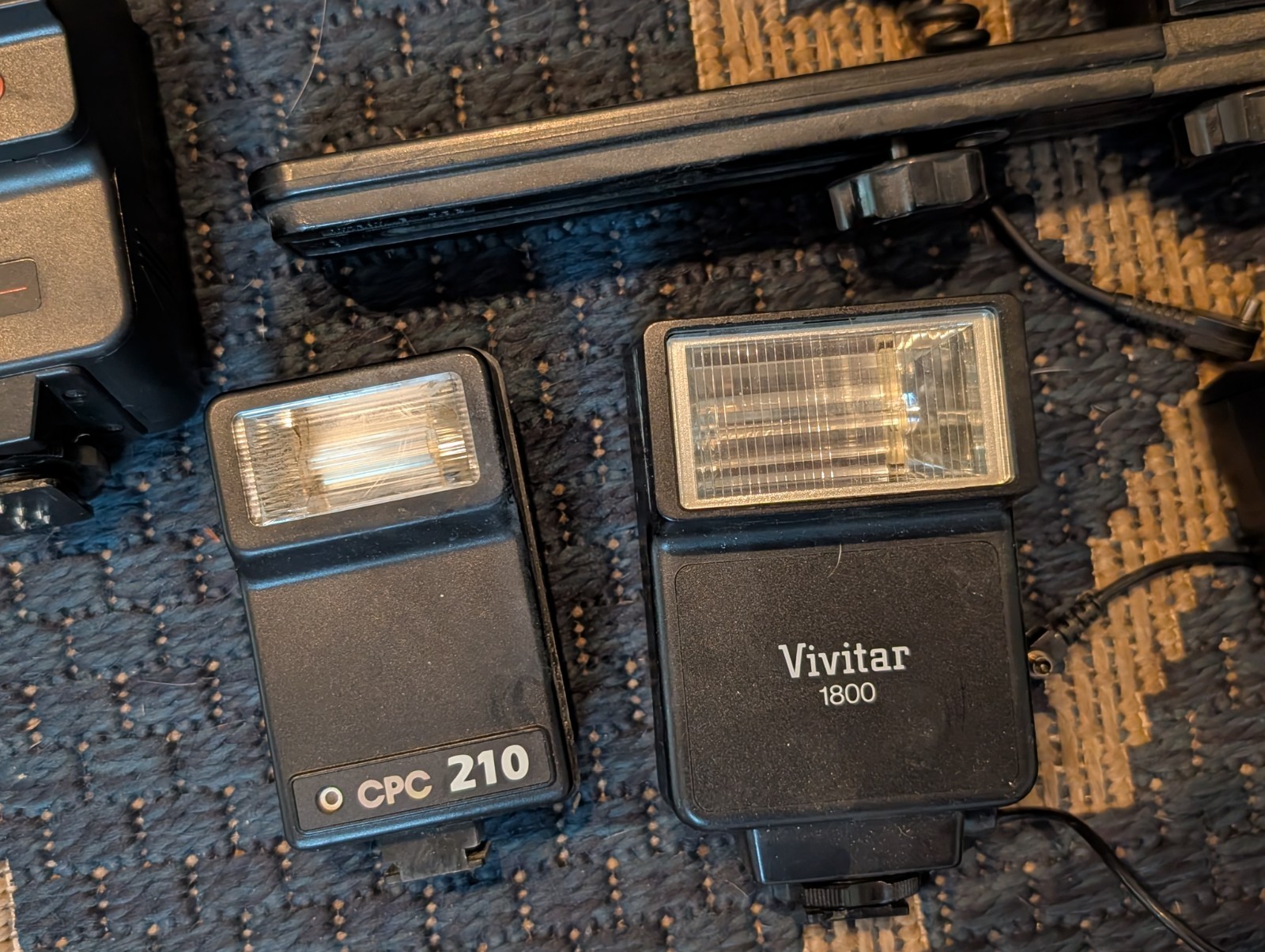 🔥BIG ESTATE LOT VINTAGE CAMERA FLASHES BULB LIGHT METER VIVITAR SUNPAK GE ARGUS