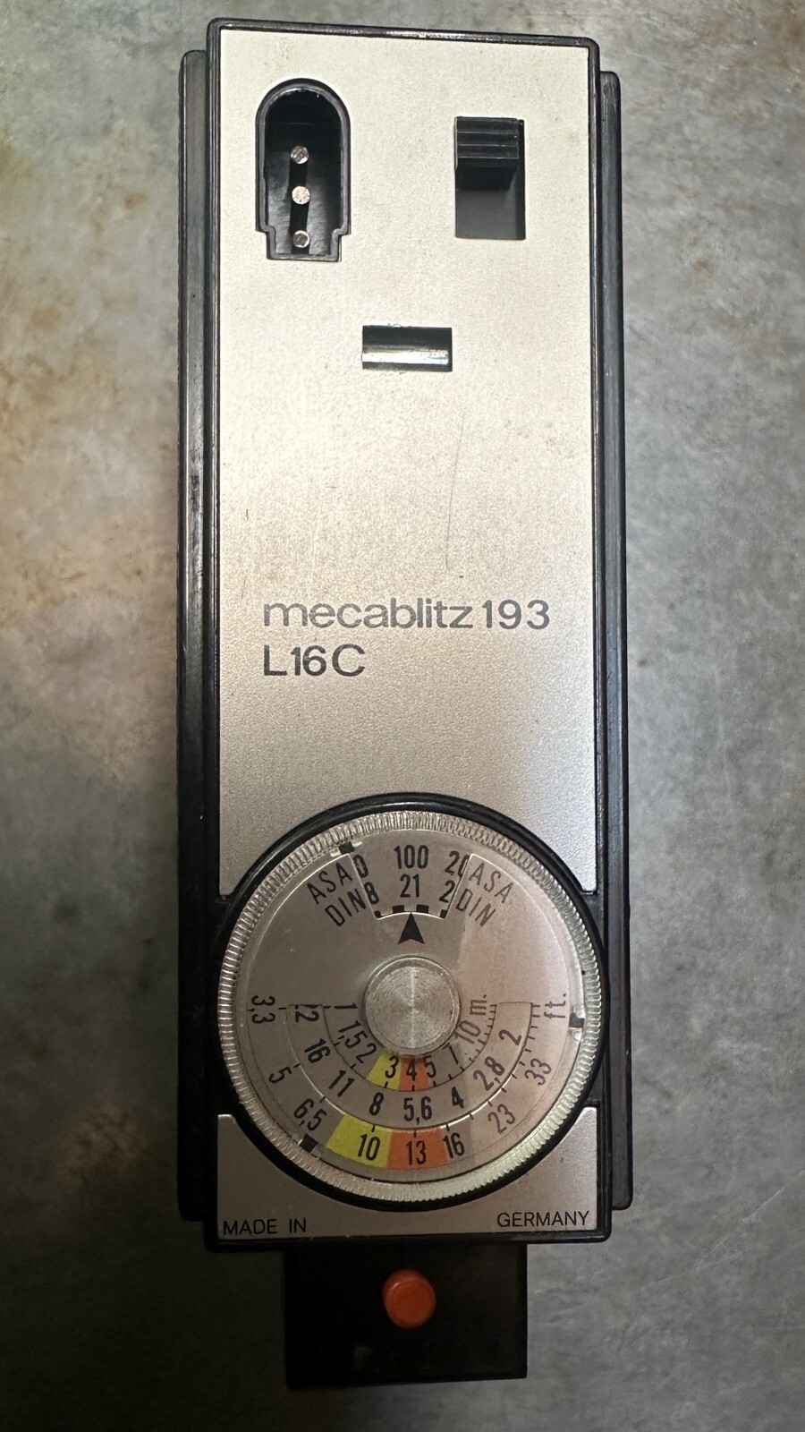 VINTAGE METZ Mecablitz 193 L16C – SLR Camera flash unit w/ case – Hot shoe mount