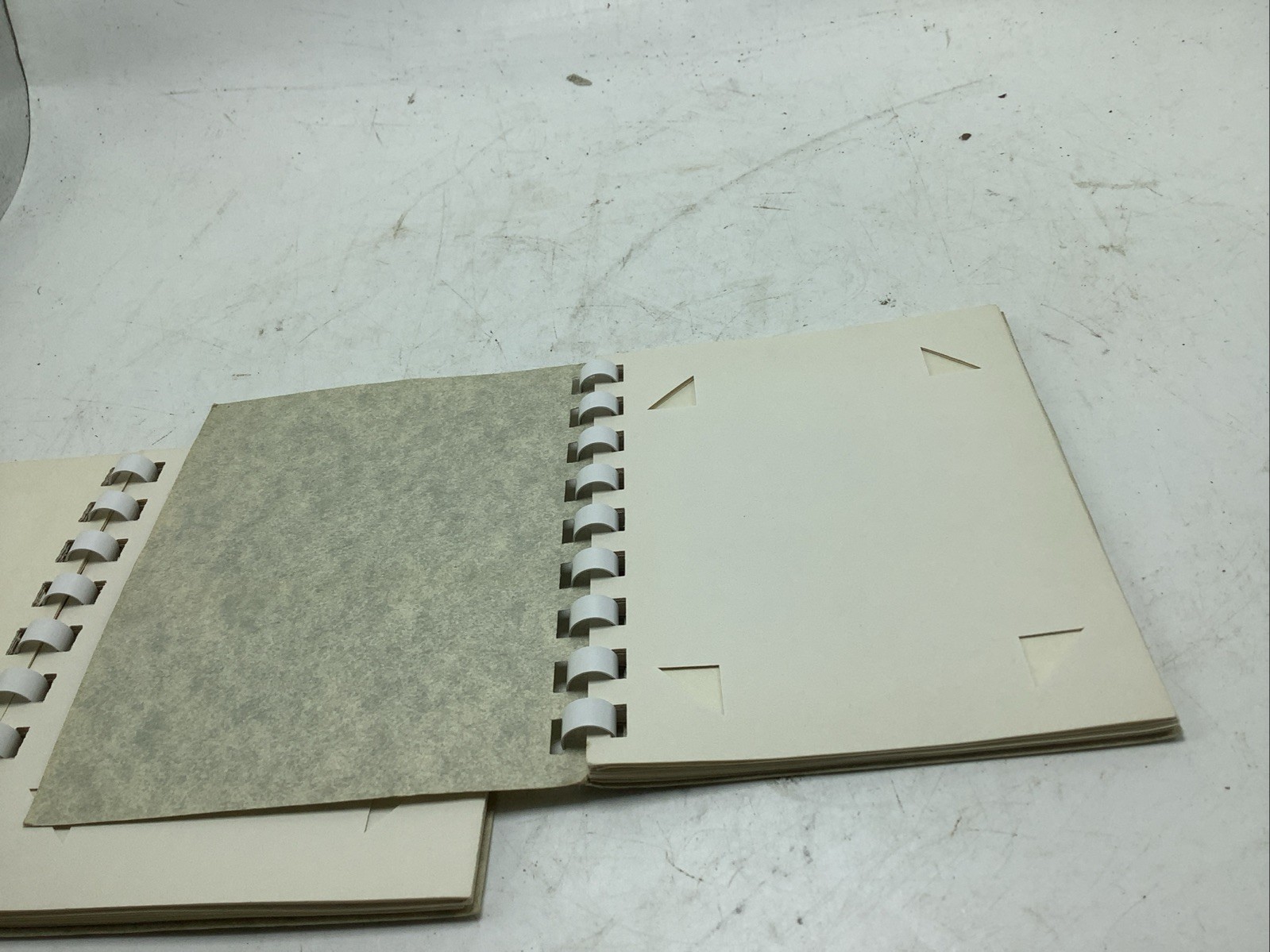 Lot of 2 *VINTAGE* POLAROID LAND PICTURE ALBUM, #1511A – EXCELLENT COND