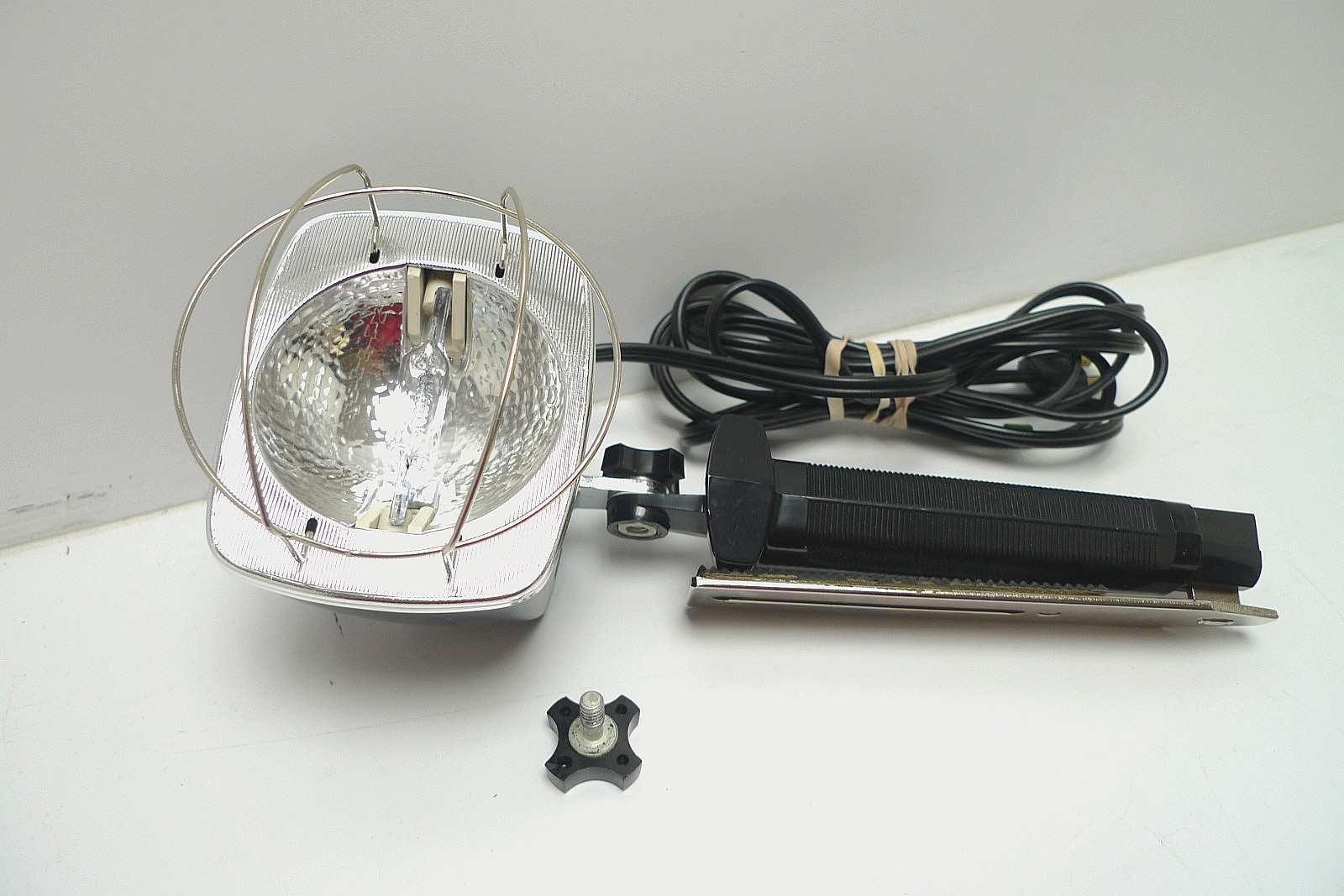 Sylvania Vintage Sun Gun II SG-55 Wired Movie Light w/ Documents