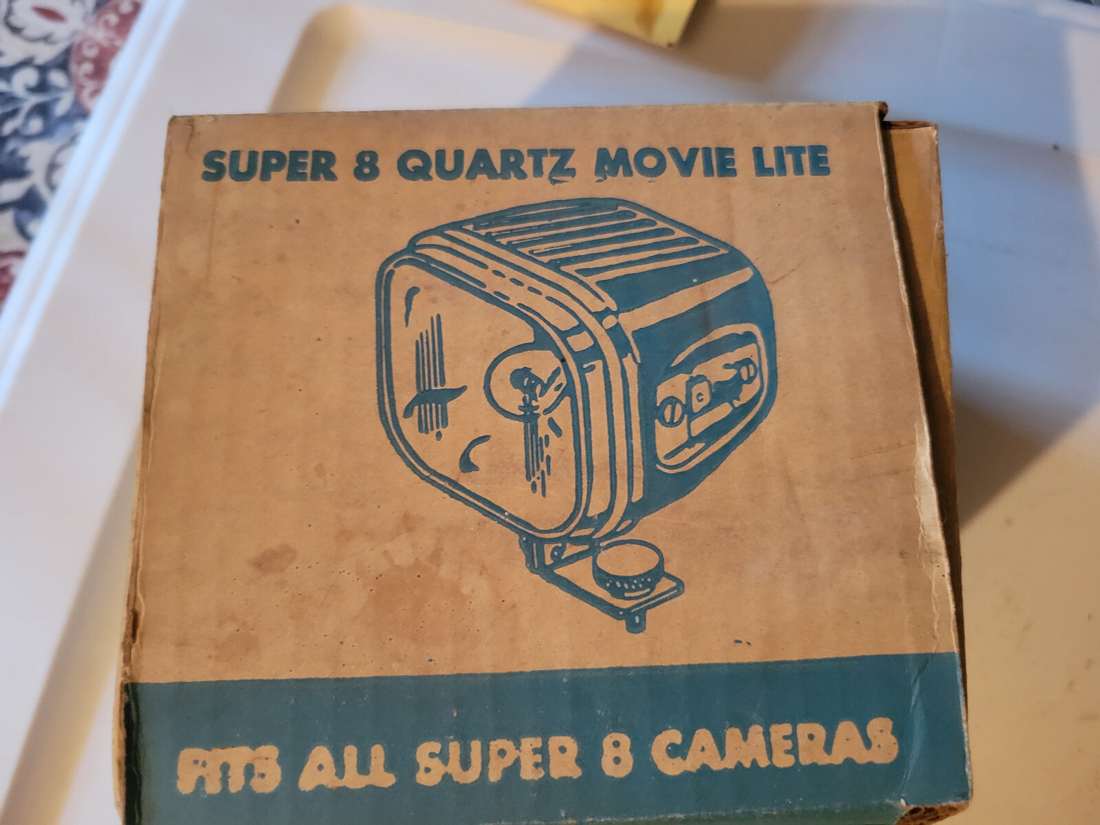 Vintage Cameralite 709G Acme-Lite Camera Light for Super 8 Cameras /extra bulb