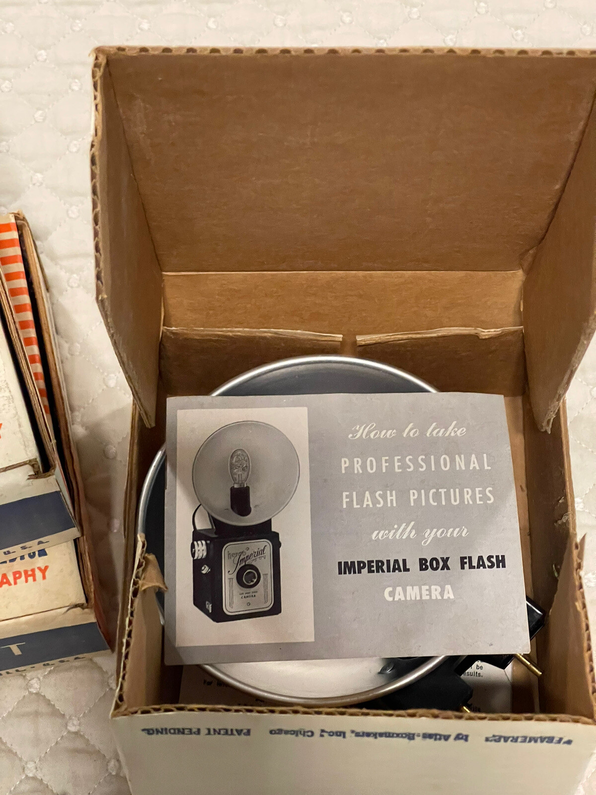 Flash Unit B-110 with Bulb Reflector Original Box Vintage Photo Accessory